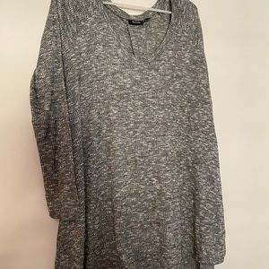 Long sleeve grey top